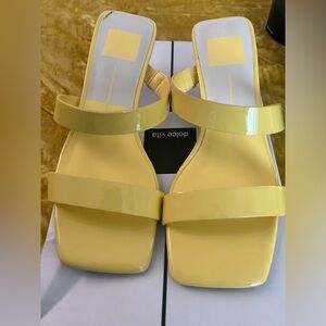 Dolce vita yellow patent Stella kitten heel. Size 6